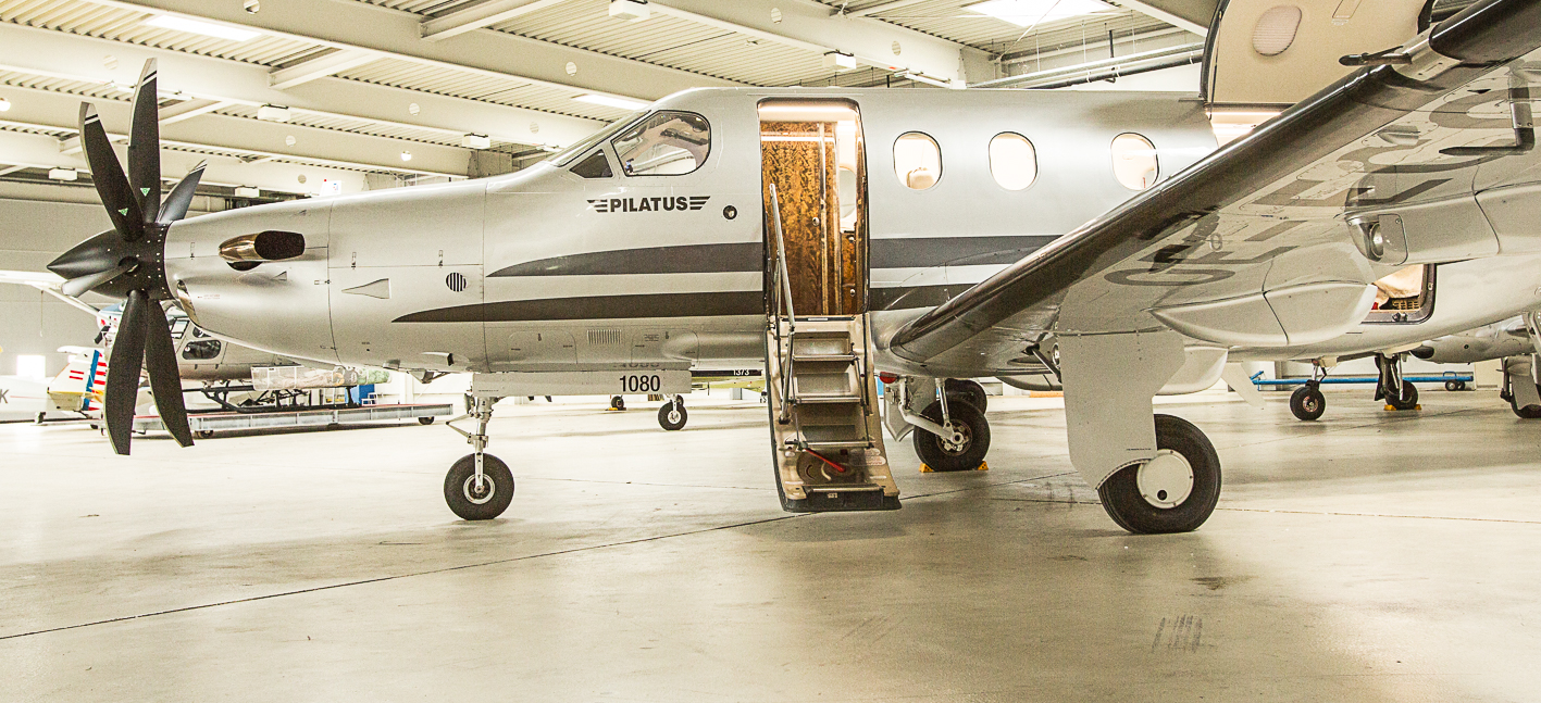 OE-ECO Pilatus PC-12 im Hangar
